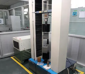Máquina universal de ensayos de tracción